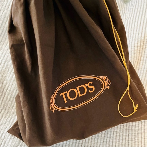 Tod's Fuchsia Leather Shoulder Bag - Picture 11 of 11